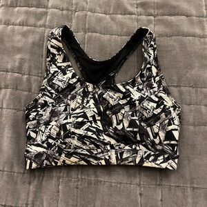 Womens size S Black and White Abstract Sports Bra